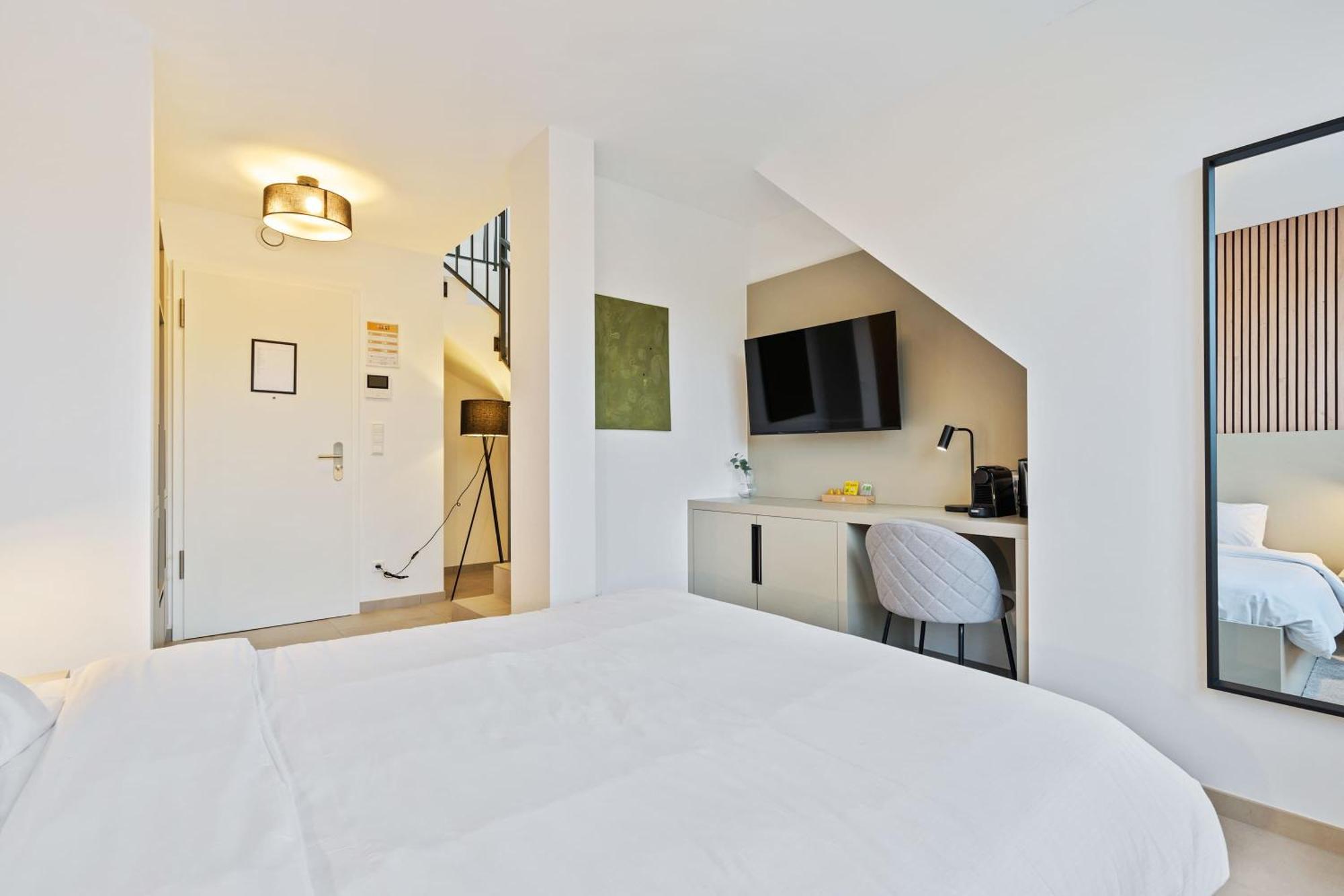 Bright & Cozy Coliving In Apartment