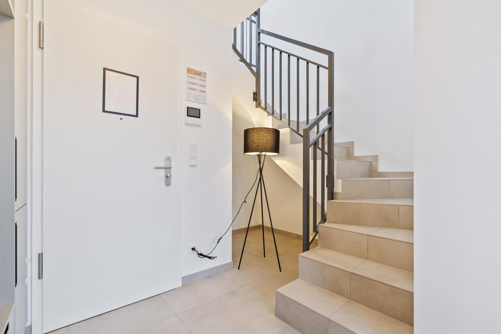Bright & Cozy Coliving In Apartment
